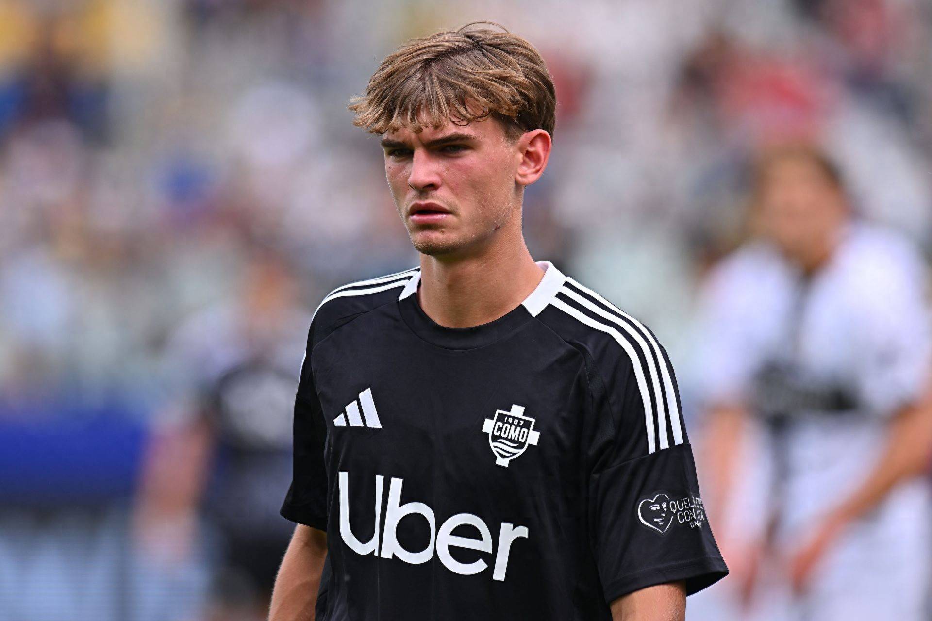 还能窥见足 还能窥见足