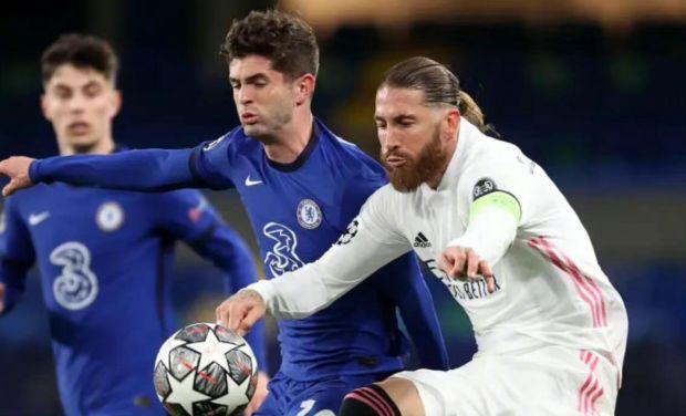 两位身处不 两位身处不