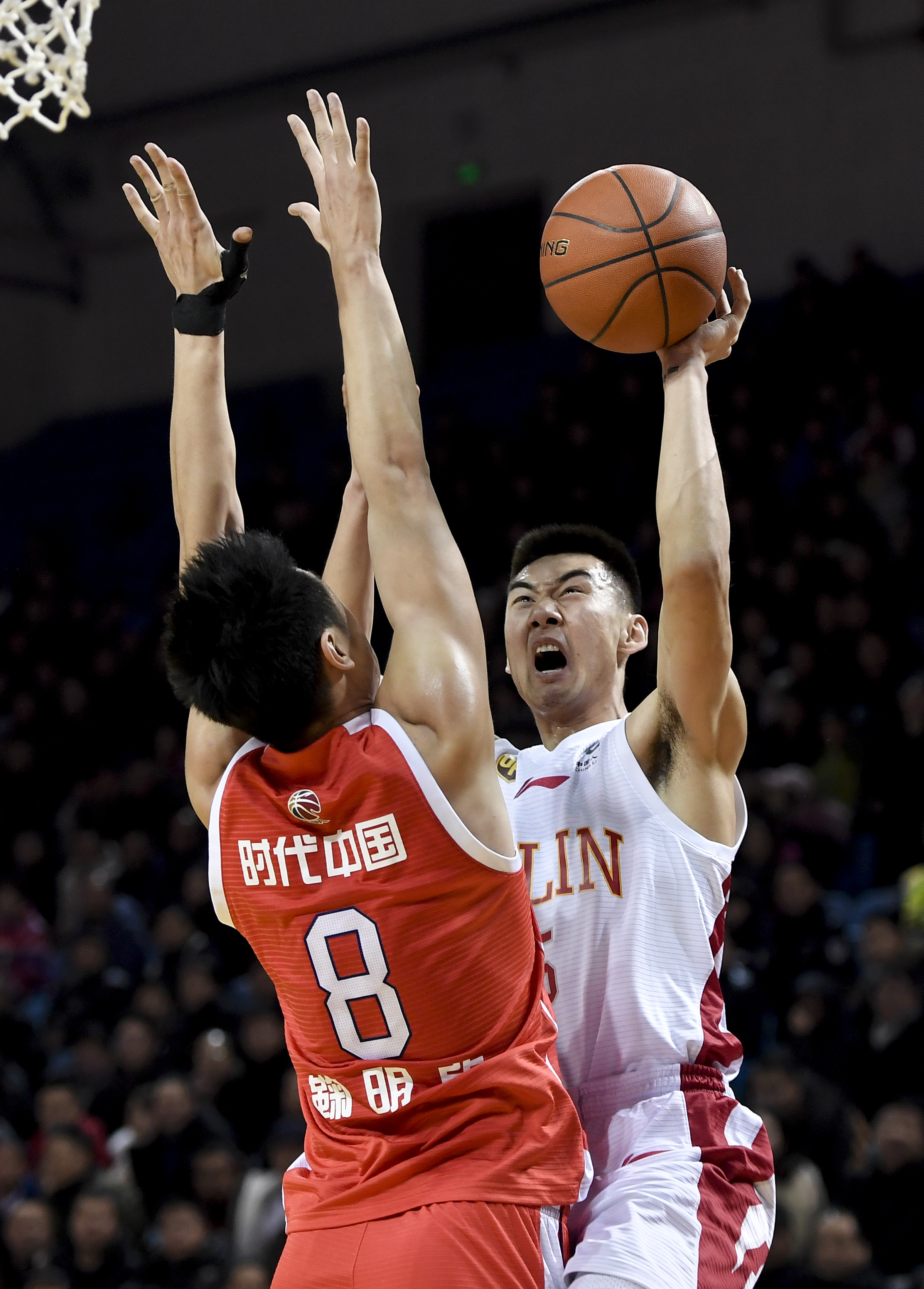 他则更侧重 他则更侧重